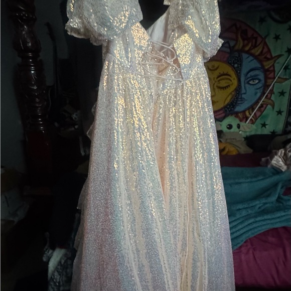 Song of Angels Chateau Gown - Picture 5 of 9